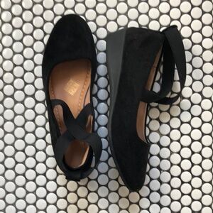 Love Black Wedge Shoes with Classic Design